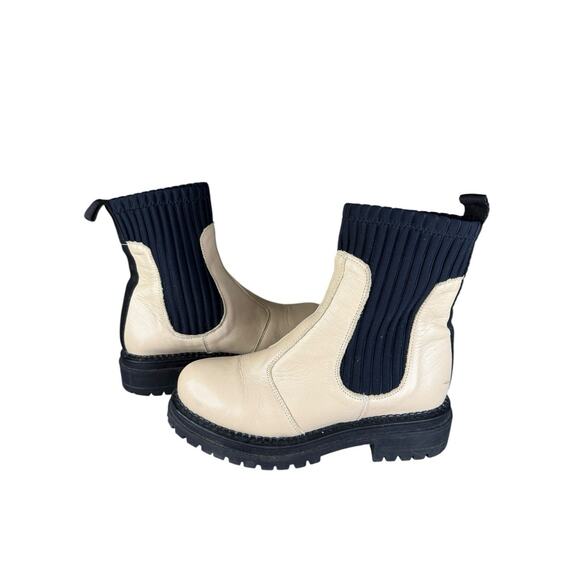 Anthropologie Cream Leather Chelsea Boots Size 6 Chunky Ribbed Ankle Booties - Picture 2 of 7